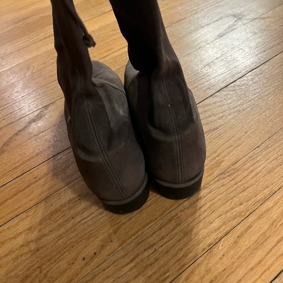 Stuart Weitzman - Picture 3 of 5